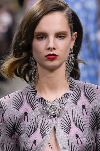Look 38